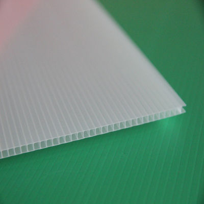 COem άσπρα ζαρωμένα πλαστικά πλαστικά φύλλα πυρήνων φύλλων 4x8' κοίλα